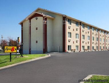 Super 8 By Wyndham Bloomington Hotel Exterior photo